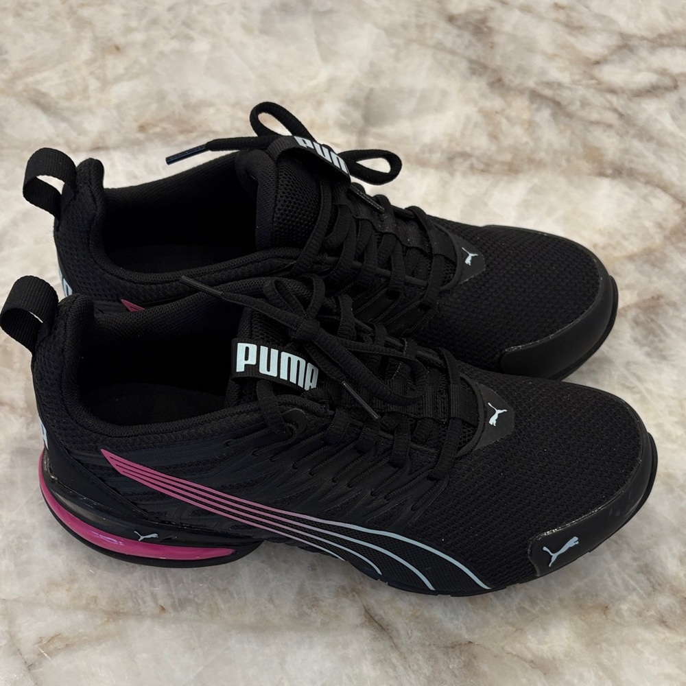Puma Women's Black and Pink Sneaker